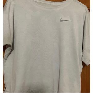 Nike Cropped Workout Top